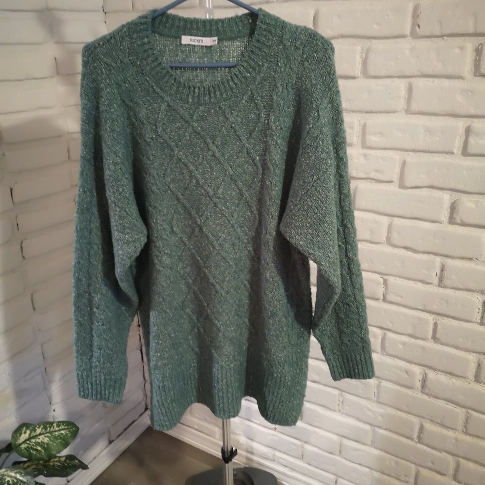 Ricki's Ladies Size Medium Green Straight Fit Tunic Sweater